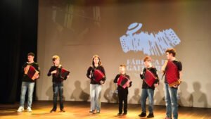Balneário Camboriú,Fábrica de Gaiteiros,inscrições abertas,aulas gratuitas de gaita-ponto,gaita-ponto,acordeon diatônico,educação musical,Fundação Cultural de Balneário Camboriú,Instituto Renato Borghetti de Cultura e Música,IRB,cultura gaúcha,música regional,crianças e adolescentes,projeto cultural em Balneário Camboriú,curso de acordeon,Santa Catarina,Renato Borghetti,Gustavo Almeida,Círculo Argentino de Santa Catarina