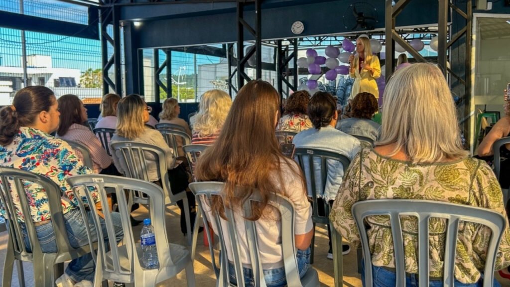 Balneário Camboriú,Movimento Mulher Plena,Menopausa Movimento Mulher Plena,menopausa,saúde da mulher,Secretaria de Assistência Social Mulher e Família,Secretaria de Saúde de Balneário Camboriú,Conselho Municipal dos Direitos da Mulher,Casa da Família,palestra sobre menopausa,Adriana El Haje,qualidade de vida da mulher,bem-estar feminino,transição hormonal,políticas públicas para mulheres,evento gratuito,saúde feminina,acolhimento às mulheres,projeto para mulheres,Balneário Camboriú saúde