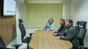 Câmara de Balneário Camboriú,Comissão de Finanças e Orçamento,CFO,Balneário Camboriú,projetos de lei,Poder Executivo Municipal,parecer favorável,Projeto de Lei Ordinária 105/2026,Projeto de Lei Ordinária 107/2026,Projeto de Lei Ordinária 108/2026,Projeto de Lei Ordinária 109/2026,engenheiro,interligação viária,Avenida Martin Luther,Ariribá,Legislativo de Balneário Camboriú,política municipal,administração pública,infraestrutura urbana,Comissão de Finanças