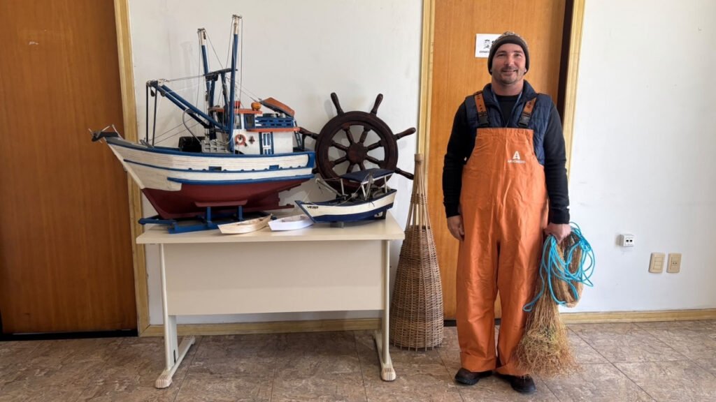 Navegantes,Projeto Pescadores de Conhecimento,FAO,Medalha Margarita Lizárraga,pesca responsável,educação em Navegantes,pesca em Navegantes,sustentabilidade,Secretaria de Agricultura e Pesca,Prefeitura de Navegantes,educação ambiental,pesca artesanal,pesca industrial,cultura da pesca,colonização açoriana,preservação dos oceanos,políticas públicas,prêmio internacional FAO