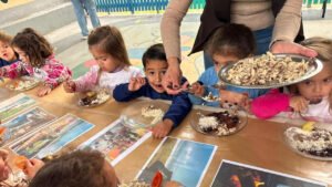 Projeto Cultura Viva Balneário Camboriú,tainha na folha de bananeira,educação infantil Balneário Camboriú,NEI Brilho do Sol,Rede Municipal de Ensino Balneário Camboriú,cultura local Balneário Camboriú,pesca da tainha Balneário Camboriú,Praia do Estaleiro Balneário Camboriú,gastronomia tradicional Santa Catarina,boi de mamão Balneário Camboriú,atividade cultural crianças Balneário Camboriú,pesca artesanal Santa Catarina,tradições açorianas Balneário Camboriú,secretaria de Educação Balneário Camboriú,projeto pedagógico cultura Santa Catarina