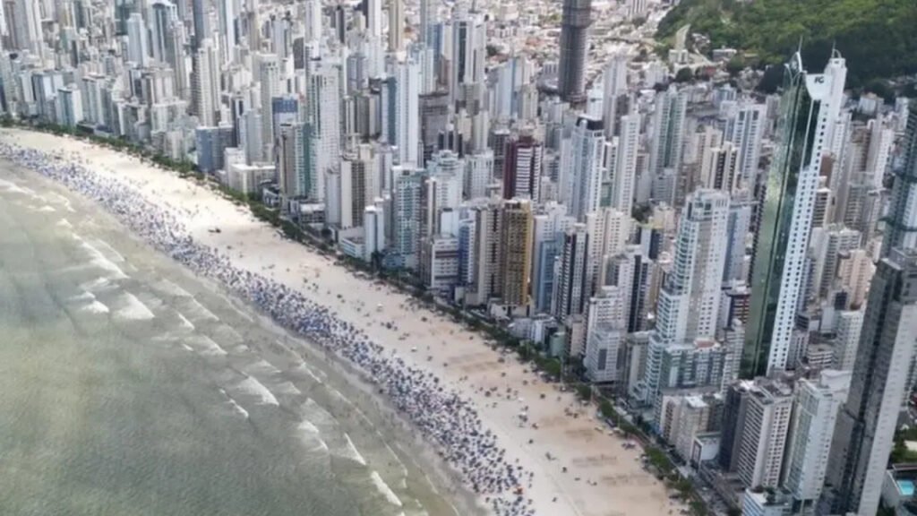 Balneário Camboriú,IPTU Balneário Camboriú,ACIBC,Associação dos Corretores de Imóveis de Balneário Camboriú,Prefeitura de Balneário Camboriú,Câmara de Vereadores,projeto de lei IPTU,Planta de Valores Genéricos,PVG,mercado imobiliário,imóveis novos,desconto no IPTU,transição do IPTU,compensação IPTU 2026,segurança jurídica,tributação imobiliária,proprietários de imóveis,Santa Catarina,atualização da PVG,legislação municipal