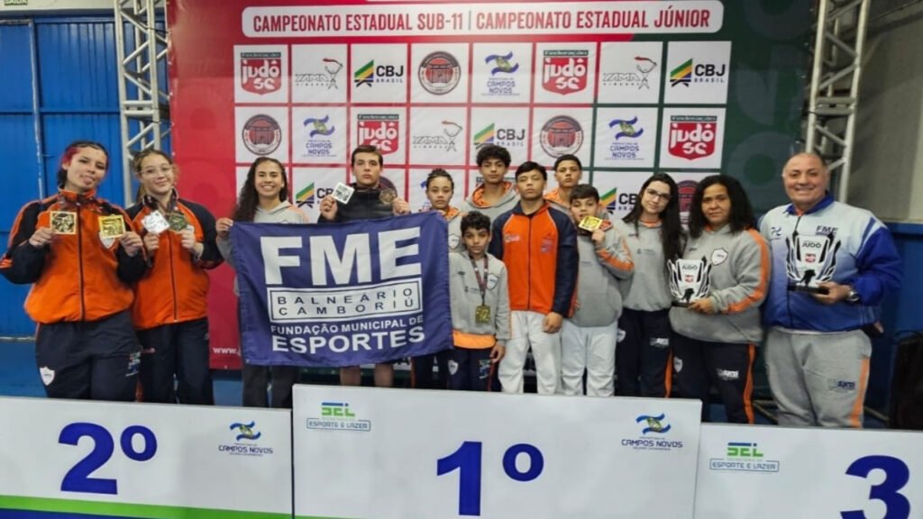 Balneário Camboriú,Fundação Municipal de Esportes,FME,judô,Campeonato Estadual de Judô,Copa Campos Novos,Rhuan de Campos Coronetti,Federação Catarinense de Judô,esporte em Balneário Camboriú,judô em Santa Catarina,Campeonato Brasileiro de Judô,atletas de Balneário Camboriú,competição de judô,esporte catarinense,judoca campeão,pódio no judô,modalidade esportiva,resultados esportivos,esporte municipal,judô brasileiro