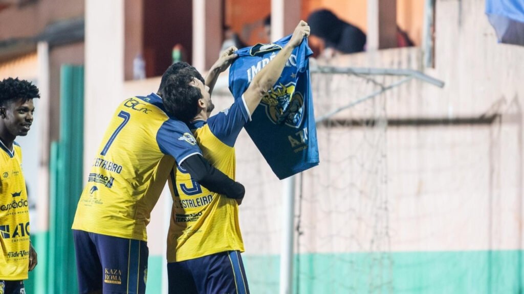 Taça Camboriú Série A 2026,Camboriú,futebol amador em Camboriú,final da Taça Camboriú,EC Estaleiro,Real Municípios,Fundação Municipal de Esportes de Camboriú,campeonato de futebol amador,esporte em Santa Catarina,futebol regional,Estádio Robertão,Roberto Santos Garcia,competição esportiva,atletas de Camboriú,Balneário Camboriú futebol,campeonato municipal,esporte amador catarinense,decisão de futebol,torneio esportivo,futebol em Camboriú