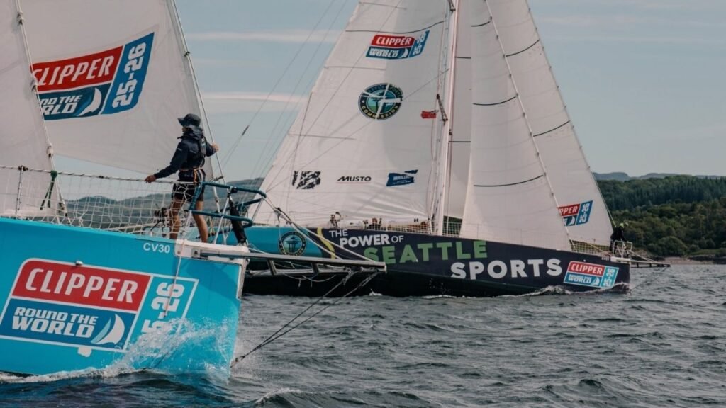 Clipper Round the World Yacht Race 2027-28,Clipper Race em Santa Catarina,etapa da Clipper Race em Santa Catarina,regata oceânica em Santa Catarina,vela internacional em Santa Catarina,regata mundial de vela,Clipper Race 2027,turismo náutico em Santa Catarina,Santa Catarina na rota da vela mundial,competição de vela oceânica,Clipper RX,Sir Robin Knox-Johnston,Race Village Clipper Race,impacto econômico de regata internacional,turismo de experiência em Santa Catarina,eventos náuticos internacionais,polo náutico de Santa Catarina,regatas internacionais no Brasil,porto-sede Clipper Race,vela oceânica no Brasil