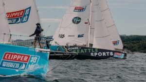 Clipper Round the World Yacht Race 2027-28,Clipper Race em Santa Catarina,etapa da Clipper Race em Santa Catarina,regata oceânica em Santa Catarina,vela internacional em Santa Catarina,regata mundial de vela,Clipper Race 2027,turismo náutico em Santa Catarina,Santa Catarina na rota da vela mundial,competição de vela oceânica,Clipper RX,Sir Robin Knox-Johnston,Race Village Clipper Race,impacto econômico de regata internacional,turismo de experiência em Santa Catarina,eventos náuticos internacionais,polo náutico de Santa Catarina,regatas internacionais no Brasil,porto-sede Clipper Race,vela oceânica no Brasil