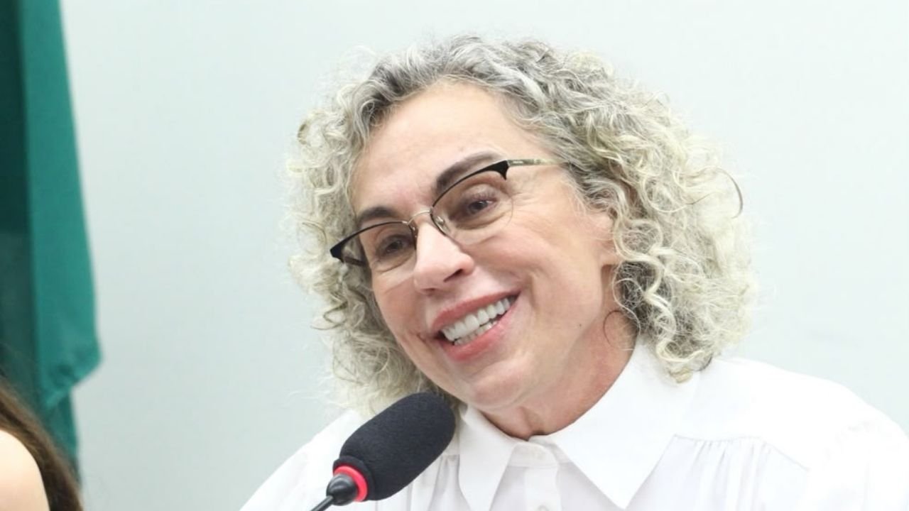Ana Paula Lima bets,projeto de lei sobre bets,taxa sobre empresas de apostas,tratamento de dependência em apostas pelo SUS,dependência em apostas esportivas,transtorno do jogo,compulsão por apostas,PL 4761/2026,deputada Ana Paula Lima,apostas esportivas no Brasil,saúde mental e apostas,tratamento para vício em apostas,SUS e dependência em jogos,Fundo Nacional de Saúde,arrecadação das bets,imposto sobre apostas esportivas,publicidade de bets,restrições à propaganda de apostas,Ministério da Saúde apostas,Ministério da Fazenda bets,teleatendimento para dependência em apostas,jogo patológico,prevenção ao vício em apostas,apostas esportivas em Santa Catarina