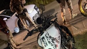 Itajaí,Camboriú,confronto policial em Itajaí,Polícia Militar,operação policial,segurança pública,motocicleta furtada,furto de motocicleta,Hospital Marieta Konder Bornhausen,Polícia Científica,Polícia Civil,armas apreendidas,Rio do Meio,divisa entre Itajaí e Camboriú,ocorrência policial,Santa Catarina,investigação policial,Royal Enfield Himalayan