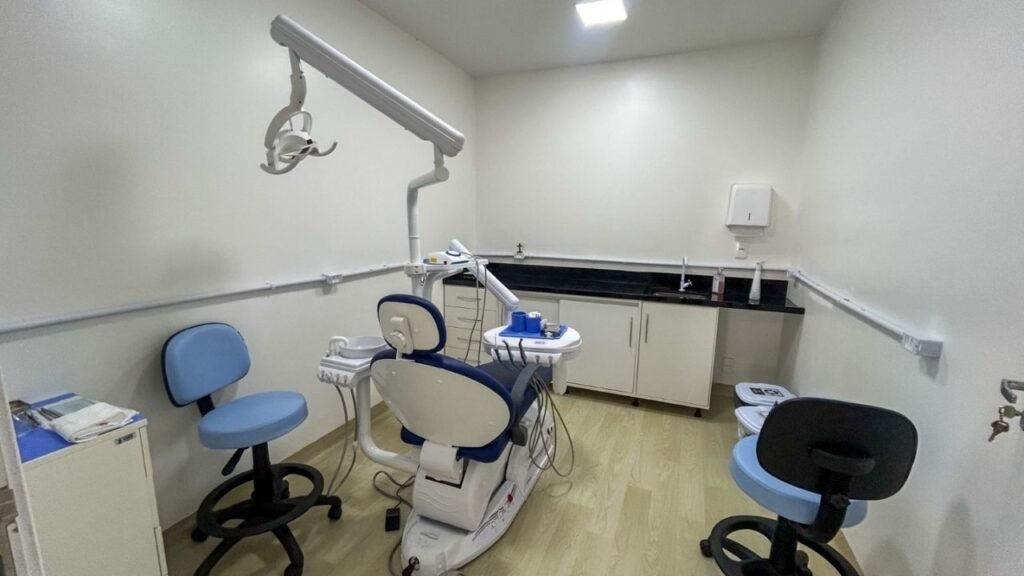 Balneário Camboriú,UBS Central,atendimento odontológico,saúde bucal,consultórios odontológicos,Secretaria de Saúde,Centro de Especialidades Odontológicas,CEO Balneário Camboriú,dentistas,atenção básica,UBS Centro,saúde pública,investimento em saúde,odontologia em Balneário Camboriú,consultas odontológicas,Santa Catarina,serviços de saúde