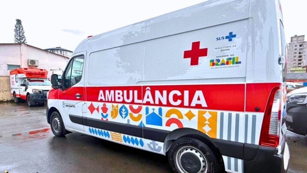 nova ambulância Navegantes,ambulância Secretaria de Saúde Navegantes,saúde pública Navegantes,frota da saúde Navegantes,Prefeitura de Navegantes saúde,emenda parlamentar Navegantes,investimento em saúde Navegantes,atendimento saúde Navegantes Santa Catarina,transporte de pacientes Navegantes,Secretaria de Saúde Navegantes,saúde municipal Santa Catarina,Sandra Kasai secretária de Saúde,ambulância emenda parlamentar,serviços de saúde Navegantes,gestão da saúde Navegantes