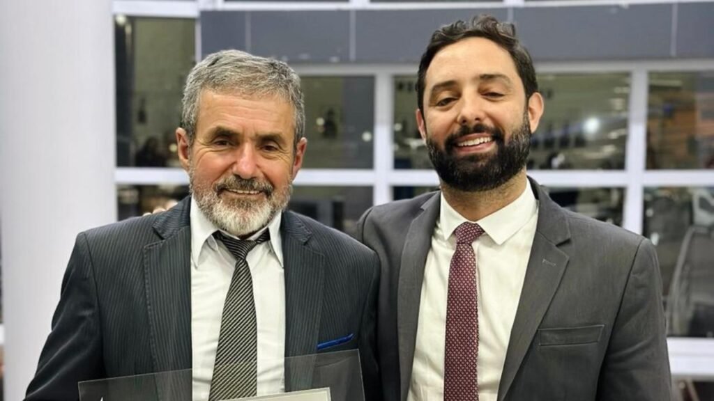 Eduardo Zanatta vereador,Eduardo Zanatta licença mandato,vereador PT Balneário Camboriú,Câmara de Vereadores de Balneário Camboriú,candidatura deputado federal Santa Catarina,Aristo Pereira suplente,posse simbólica Câmara Balneário Camboriú,PT Balneário Camboriú,plenária prestação de contas,eleições 2026 Santa Catarina,licença vereador campanha eleitoral,Partido dos Trabalhadores Balneário Camboriú,política Balneário Camboriú,deputado federal PT Santa Catarina,feijoada PT Balneário Camboriú