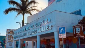 Título Idília Machado Ferreira,Câmara de Vereadores de Navegantes,homenagem estudantes Navegantes,Rede Municipal de Ensino Navegantes,educação Navegantes,professores homenageados Navegantes,solenidade Câmara de Navegantes,CIC Navegantes,estudantes destaque Navegantes,ensino fundamental Navegantes,homenagem educação Santa Catarina,alunos destaque rede municipal,Lei Municipal 3.709 Navegantes,Centro Integrado de Cultura Navegantes,educação municipal Santa Catarina