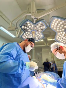 Julho Verde,câncer de cabeça e pescoço,diagnóstico precoce,prevenção do câncer,câncer de boca,câncer de garganta,cirurgia robótica,exames de imagem,tomografia computadorizada,ressonância magnética,PET-CT,Grupo Baía Sul,Clínica Imagem,HPV,vacinação contra HPV,tratamento do câncer,qualidade de vida,câncer de tireoide,câncer de laringe,saúde