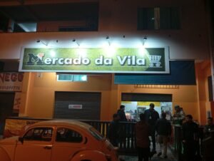 Camboriú,Prefeitura de Camboriú,fiscalização em Camboriú,Fiscalização Municipal,Polícia Militar,bares em Camboriú,conveniências,perturbação do sossego,estabelecimentos irregulares,alvará de funcionamento,comércio irregular,CNPJ,fiscalização de bares,clandestinidade,segurança pública,legislação municipal,operação de fiscalização,Santa Catarina
