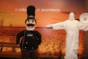 marca turística Balneário Camboriú,nova marca turística Balneário Camboriú,A cidade que acontece,turismo Balneário Camboriú,turismo Santa Catarina,Prefeitura de Balneário Camboriú,marca de destino turístico,Sebrae Santa Catarina,Programa Cidade Empreendedora,Agência Tempo Brasil,marketing turístico Balneário Camboriú,destino turístico Santa Catarina,Juliana Pavan prefeita,Secretaria de Turismo Balneário Camboriú,promoção turística,economia do turismo,identidade visual turística,62 anos Balneário Camboriú