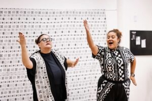 espetáculo Angola Itajaí,imigração angolana em Itajaí,ancestralidade negra em Itajaí,teatro nas escolas de Itajaí,cultura africana em Itajaí,história da imigração angolana,famílias angolanas em Itajaí,comunidade angolana em Itajaí,espetáculo gratuito em Itajaí,apresentações nas escolas,Rede Municipal de Ensino de Itajaí,cultura negra em Santa Catarina,educação e cultura,narrativa de histórias,lendas tradicionais africanas,história da África,movimento negro em Itajaí,Angola e Itajaí,teatro infantil em Itajaí,espetáculo Angola 2026