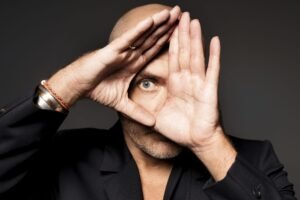 Sven Väth Curitiba,Sven Väth em Curitiba,Sven Väth 28 de agosto,Sven Väth long set Curitiba,Frisson Sessions Curitiba,estreia Frisson Sessions,Cine Lido Curitiba,música eletrônica Curitiba,techno Curitiba,evento de música eletrônica em Curitiba,DJ Sven Väth,DJ alemão em Curitiba,eventos em Curitiba,música eletrônica Paraná,long set em Curitiba,festa techno Curitiba,Planeta Brasil,Seven Experience,eventos de música eletrônica 2026,Cine Lido Frisson Sessions,Sven Väth Cine Lido,programação eletrônica Curitiba,festa eletrônica Curitiba