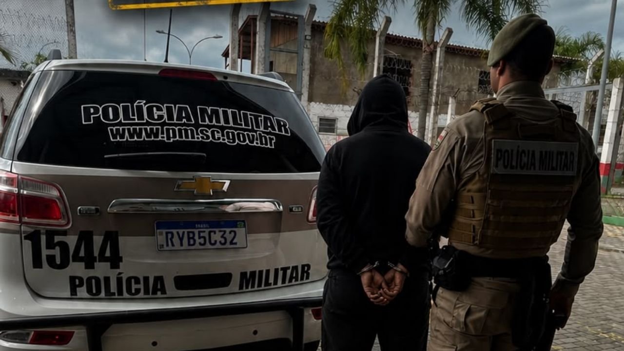 prisão por estupro de vulnerável,mandado de prisão,Polícia Militar,Polícia Militar de Santa Catarina,PMSC,12º Batalhão de Polícia Militar,Balneário Camboriú,prisão em Balneário Camboriú,segurança pública em Balneário Camboriú,estupro de vulnerável em Santa Catarina,crime de estupro de vulnerável,mandado de prisão definitivo,condenado por estupro de vulnerável,Presídio Regional de Itajaí,prisão no bairro São Judas Tadeu,cumprimento de mandado de prisão,segurança pública em Santa Catarina