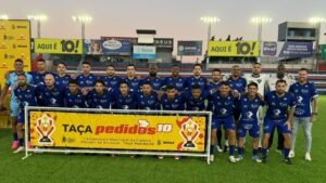 Mecânica do Japa campeã,Campeonato Municipal de Futebol Amador Brusque,Taça Pedidos10,final futebol amador Brusque,Arena Simon Brusque,União Ideal Parabrisas,título inédito futebol amador,artilheiro campeonato Brusque,Perreche artilheiro,José Venâncio Francisco craque do campeonato,futebol amador Santa Catarina,resultado final Mecânica do Japa,Carlinho Rech capitão,esporte amador Brusque,campeonato municipal 2026