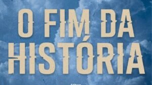 lançamento de livro Itajaí,O Fim da História Rômulo Mafra,romance brasileiro ficção política,KASARTES Gastrobar Itajaí,trilogia O Conselho Dois Mundos,ficção especulativa democracia,thriller político brasileiro,evento literário Santa Catarina,livro sobre colapso da democracia,autor catarinense Rômulo Mafra,lançamento literário agosto 2026,romance de formação brasileiro,pré-venda livro Itajaí,literatura e política contemporânea,evento cultural Itajaí agosto