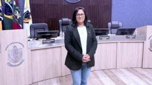 maus-tratos contra animais Itajaí,sanções crueldade animal,Câmara de Vereadores Itajaí,vereadora Renata Narcizo,projeto de lei proteção animal,adoção de animais Itajaí,petshop clandestino Itajaí,caso cão Loki,caso cão Bode,legislação bem-estar animal SC,proteção animal Santa Catarina,Comissão de Constituição e Justiça,Procuradoria Jurídica Câmara Itajaí,alvará petshop Itajaí,crueldade animal Santa Catarina,lei maus-tratos Itajaí,votação plenário Itajaí,sanção prefeito lei animal