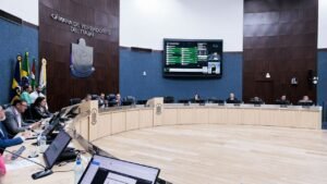 maus-tratos contra animais,autores de maus-tratos,adoção de animais Itajaí,Câmara de Vereadores de Itajaí,projeto de lei Itajaí,sanções administrativas,crueldade contra animais,impedimento de adoção,licenciamento de pet shop,manejo de animais,Itajaí Santa Catarina,proteção animal,legislação sobre animais,alvará para atividades com animais,política pública de proteção animal