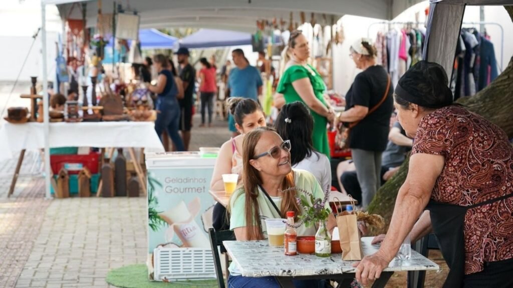Agosto Cultural 2026 Balneário Piçarras,Fundação Municipal de Cultura de Balneário Piçarras,programação cultural Balneário Piçarras,eventos gratuitos Balneário Piçarras,5º Agosto Cultural,artistas locais Balneário Piçarras,cultura em Balneário Piçarras,teatro Balneário Piçarras,música Balneário Piçarras,dança Balneário Piçarras,artes visuais Balneário Piçarras,ALBSC Balneário Piçarras,Orquestra Acadêmica Mariuccia Jacovino,Festival de Danças da Terceira Idade,agenda cultural Santa Catarina