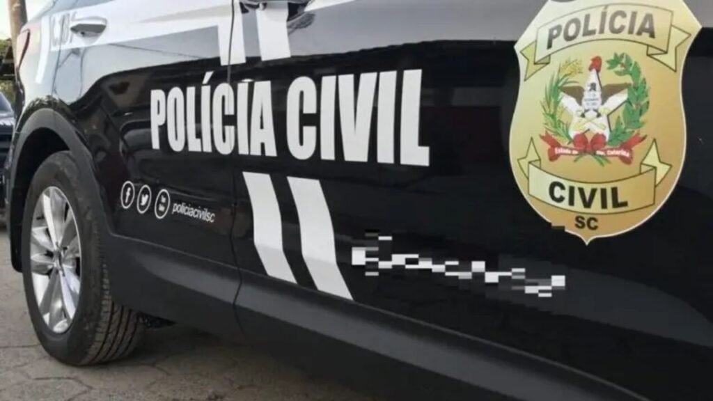 jovem encontrado morto em cela,Rio do Sul,Ituporanga,Polícia Civil de Santa Catarina,investigação de morte em cela,Central de Plantão Policial de Rio do Sul,Polícia Científica,morte sob custódia,Alto Vale do Itajaí,suspeita de roubo Ituporanga,procedimento investigativo,perícia policial,laudo pericial,segurança pública Santa Catarina,ocorrência policial Rio do Sul