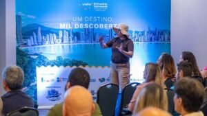 Road Show Visite BC,Costa Verde Mar turismo,Balneário Camboriú Convention Visitors Bureau,promoção turística Santa Catarina,turismo Sudeste Brasil,agências e operadoras de viagem,BC Convention turismo,mercado emissor turismo,Balneário Camboriú destino turístico,road show turismo 2026,cadeia turística Santa Catarina,São José do Rio Preto turismo,Uberlândia turismo,Ludiane Goulart BC Convention,Robinho Soares presidente BC Convention,Beto Carrero World parceria,turismo Litoral Catarinense,ação de promoção turística Sudeste
