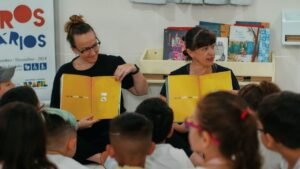 Sopros Literários 6ª edição,literatura infantil Itajaí,programação gratuita escolas públicas,mediação de leitura Itajaí,contação de histórias para crianças,Ativa Rede Educação e Cultura,doação de livros escolas públicas,Fundação Cultural de Itajaí,Circuito Literário Centreventos,Secretaria Municipal de Educação de Itajaí,acervo literário infantil,projeto cultural Santa Catarina,incentivo à leitura infantil,obras de autores catarinenses,ações culturais em escolas,promoção da literatura para crianças,evento cultural gratuito Itajaí