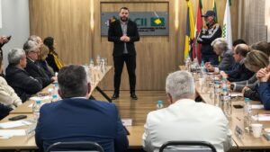 Itajaí,Defesa Civil de Itajaí,ACII,Associação Empresarial de Itajaí,eventos climáticos,Plano de Contingência,El Niño,preparação para emergências,gestão de crises,workshop empresarial Itajaí,inundação em Itajaí,prevenção de desastres,planejamento empresarial,riscos climáticos,continuidade dos negócios,Santa Catarina