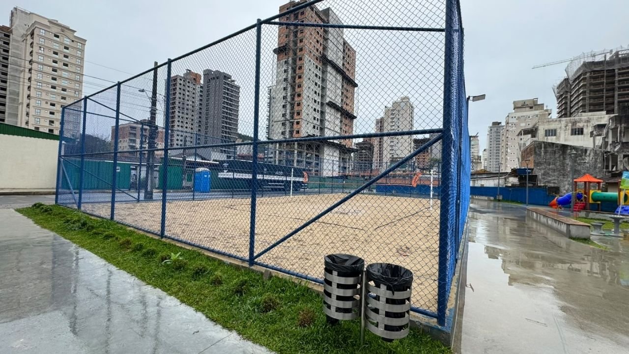 Itapema,escolinha de Vôlei de Praia Itapema,Vôlei de Praia Itapema,Praça do Morretes Itapema,Secretaria de Esportes de Itapema,esporte para crianças Itapema,esporte para adolescentes Itapema,aulas gratuitas de vôlei,iniciação esportiva Itapema,atividades esportivas em Itapema,quadra da Praça do Morretes,esporte nos bairros Itapema,lazer e esporte Itapema,esportes públicos Itapema,Santa Catarina