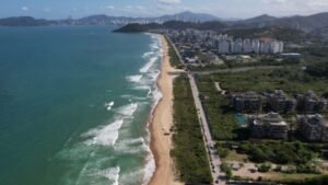 obras em Itajaí,obras na Praia Brava,Praia Brava Itajaí,projetos de obras em Itajaí,APROBRAVA,Associação dos Proprietários e Moradores da Praia Brava,Avenida ECOPARK,Avenida ECOPARK Itajaí,requalificação da Praia Brava,infraestrutura em Itajaí,mobilidade urbana Itajaí,traffic calming,Parque Linear da Lagoa do Cassino,Parque Natural Municipal do Canto do Morcego,requalificação da orla,Praia Brava Norte,Praia Brava Sul,obras viárias em Itajaí,urbanismo em Santa Catarina,infraestrutura em Santa Catarina