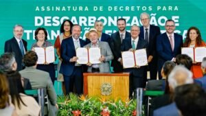 mercado livre de energia,consumidores baixa tensão,decreto energia elétrica Brasil,Aneel regulamentação,hidrogênio de baixa emissão de carbono,ProBioQAV combustível sustentável de aviação,captura e armazenamento de carbono,CCS CCUS Brasil,SAF Sustainable Aviation Fuel,Lei do Combustível do Futuro,transição energética Brasil,ANP regulamentação,descarbonização da aviação civil,mercado de hidrogênio verde,investimentos em energia limpa,decretos Lula agosto 2026,Ministério de Minas e Energia