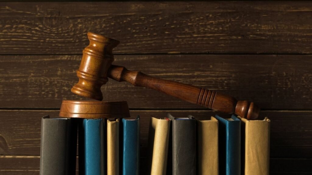 imóvel mobiliado devolvido sem móveis,aluguel de imóvel mobiliado,locação mobiliada,móveis retirados de imóvel alugado,crime em imóvel alugado,apropriação indébita em locação,furto de móveis de imóvel,estelionato em contrato de aluguel,vistoria de imóvel mobiliado,segurança em contratos de locação,mercado imobiliário,prevenção de problemas em aluguel,corretor de imóveis,documentação de imóvel alugado,contrato de locação detalhado,desaparecimento de móveis em imóvel alugado,Rede Vistorias,IBREP,Polícia Civil de Santa Catarina,segurança jurídica na locação