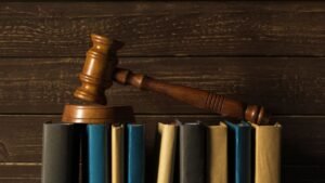 imóvel mobiliado devolvido sem móveis,aluguel de imóvel mobiliado,locação mobiliada,móveis retirados de imóvel alugado,crime em imóvel alugado,apropriação indébita em locação,furto de móveis de imóvel,estelionato em contrato de aluguel,vistoria de imóvel mobiliado,segurança em contratos de locação,mercado imobiliário,prevenção de problemas em aluguel,corretor de imóveis,documentação de imóvel alugado,contrato de locação detalhado,desaparecimento de móveis em imóvel alugado,Rede Vistorias,IBREP,Polícia Civil de Santa Catarina,segurança jurídica na locação