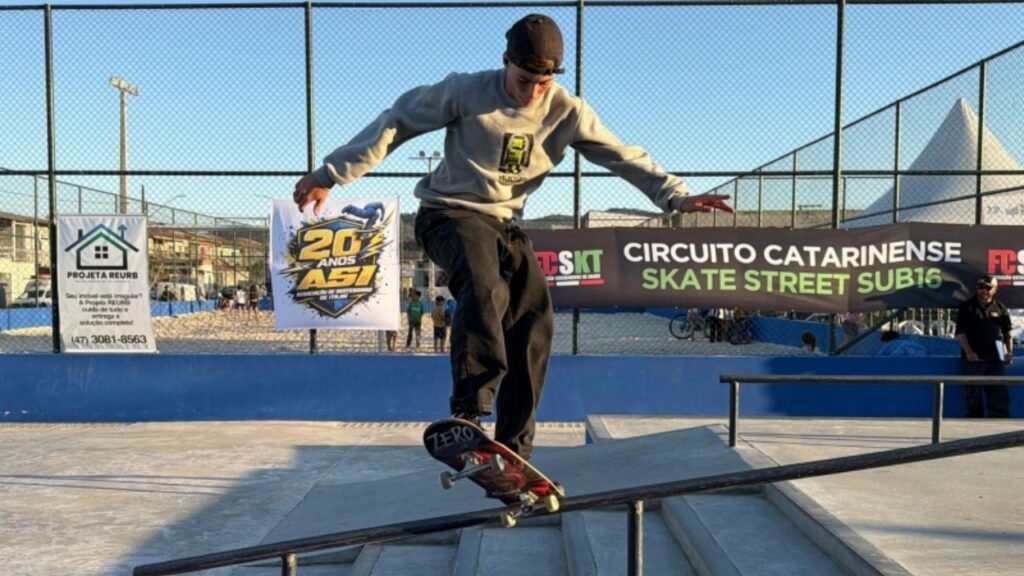 Campeonato Catarinense de Skate,skate em Itajaí,Heitor Vida campeão,título catarinense de skate,skate street em Itajaí,Taça ASI de Skate Street,Campeonato Brasileiro de Skate,Associação de Skate de Itajaí,ASI Skate,Skatepark do Portal II,esporte em Itajaí,skate em Santa Catarina,atleta de Itajaí,Heitor Vida skate,título inédito em Itajaí,classificação para o Campeonato Brasileiro,ranking catarinense de skate,Fundação Municipal de Esporte e Lazer,Lei de Incentivo ao Esporte de Itajaí,competição de skate em Itajaí