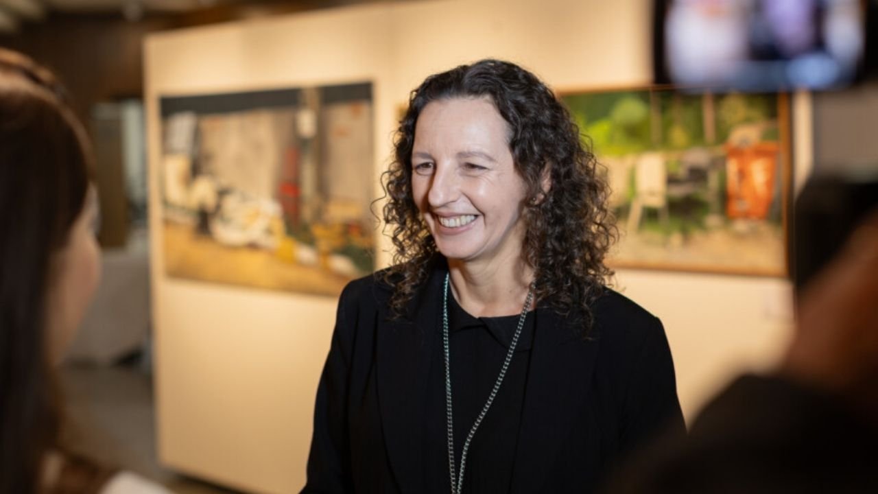 exposição Marta Facco,Obsolescência Marta Facco,exposição Obsolescência Alesc,exposição de arte em Florianópolis,exposição na Alesc,Marta Facco artista,arte contemporânea em Santa Catarina,exposição gratuita em Florianópolis,Galeria Ernesto Meyer Filho,Assembleia Legislativa de Santa Catarina,pinturas de Marta Facco,arte sobre descarte,obsolescência na arte,memória e arte,consumo e arte contemporânea,descarte e memória,arte e transformação,cultura em Santa Catarina,exposição de pintura em Santa Catarina,obras de Marta Facco