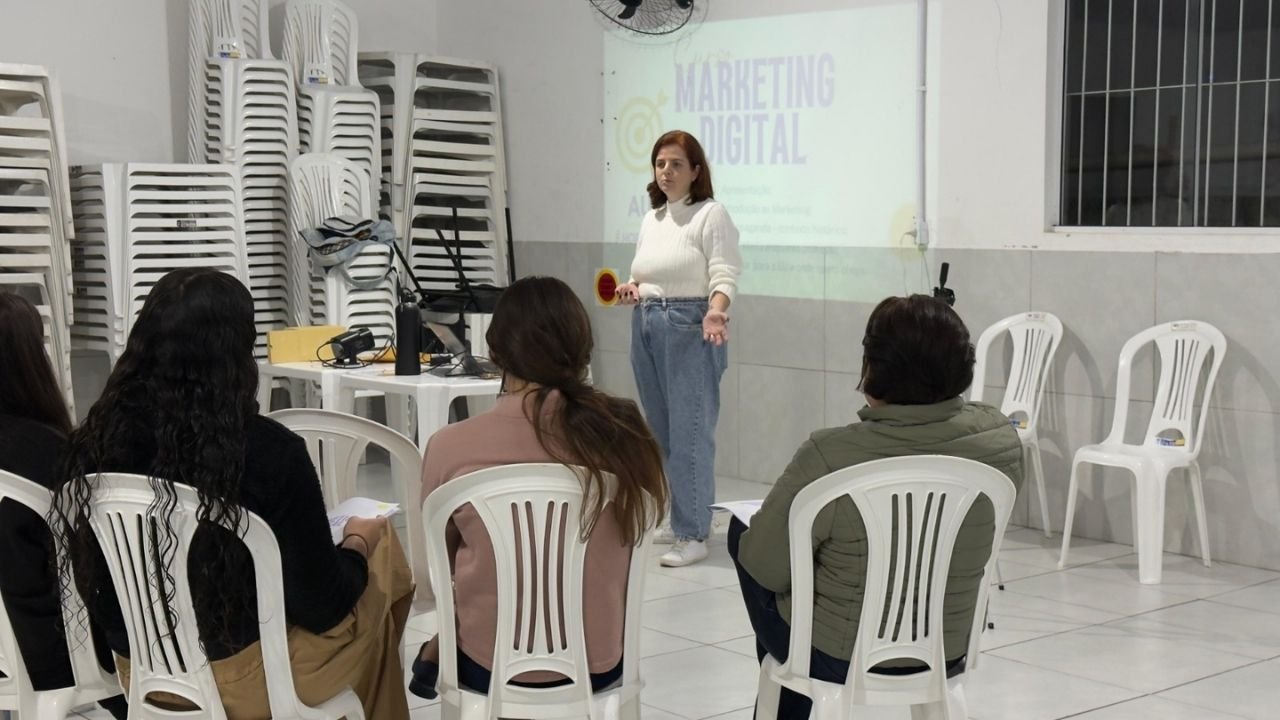 Itapema,curso de Marketing Digital em Itapema,curso de marketing para jovens,Marketing Digital para Jovens,CapacItapema,curso gratuito em Itapema,inscrições para curso em Itapema,qualificação profissional,qualificação para jovens,mercado de trabalho,marketing digital,curso profissionalizante,Assistência Social de Itapema,CALAS,bairro Morretes,oportunidades para jovens,capacitação profissional em Itapema,cursos em Santa Catarina