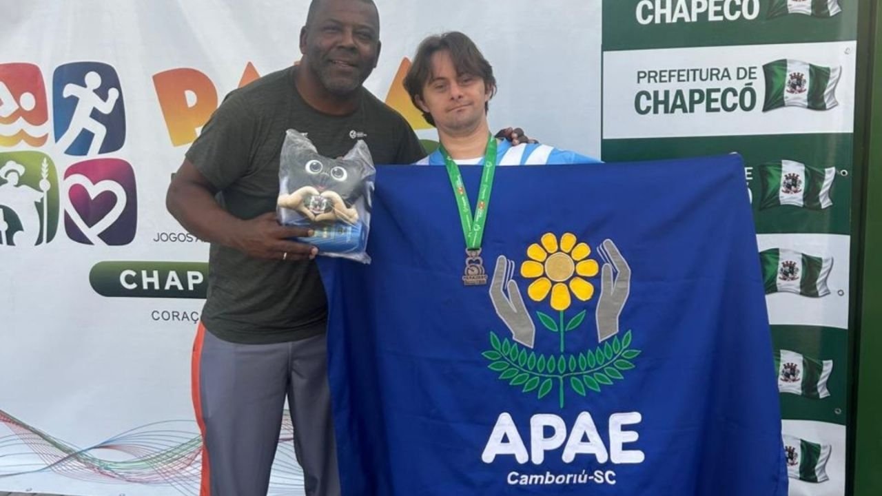 Camboriú Parajasc 2026,atletas de Camboriú,medalhas Parajasc,medalhas de bronze Parajasc,Parajasc 2026,Jogos Abertos Paradesportivos de Santa Catarina,paradesporto Camboriú,esporte paralímpico Camboriú,APAE Camboriú,atletas paralímpicos,atletismo Parajasc,bocha paralímpica,bocha Raffa,tênis de mesa Parajasc,futsal DI,Gabriel Florencio,Jesse Salvador Bissako,Chapecó Parajasc,esporte em Santa Catarina,inclusão pelo esporte