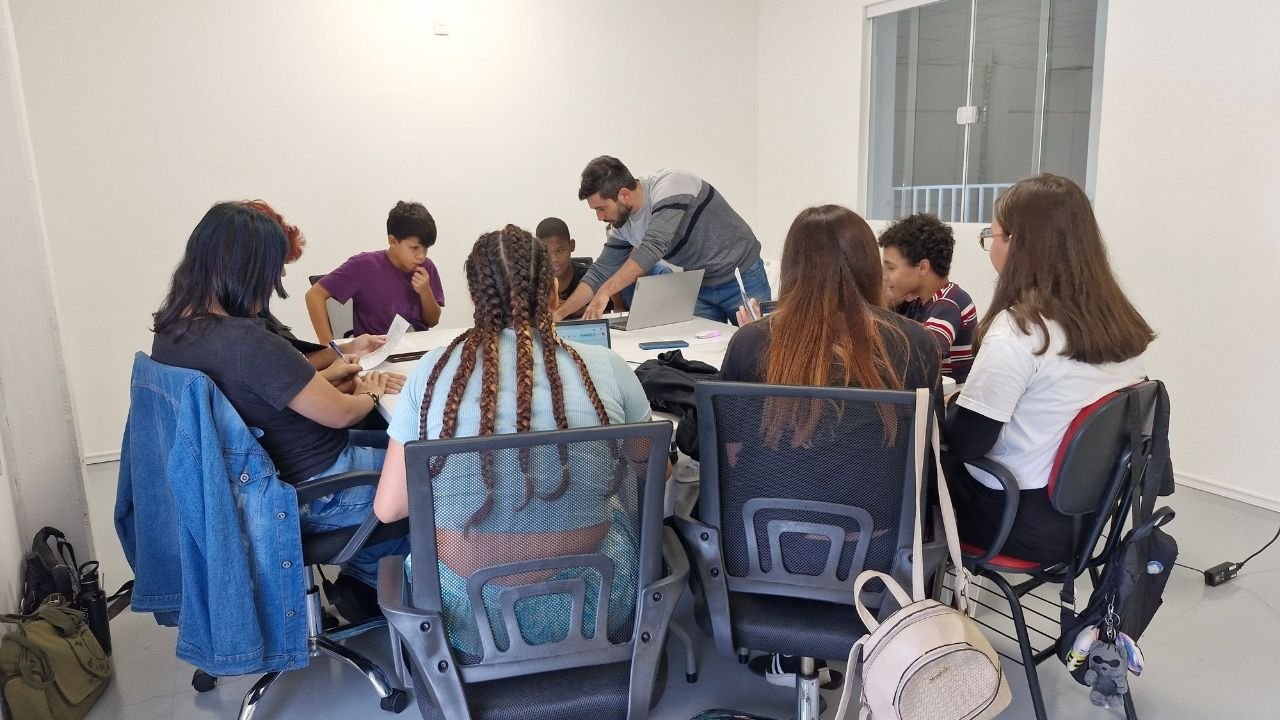 Instituto Araxá Itapema,Capacita Jovem inscrições,cursos gratuitos para adolescentes Itapema,curso de informática gratuito Itapema,curso Auxiliar de Projetos Arquitetônicos,formação gratuita para jovens Santa Catarina,inscrições Capacita Jovem 2026,cursos para adolescentes 13 a 17 anos,Fundo da Infância e Adolescência Itapema,Prefeitura de Itapema projetos sociais,Conselho Municipal dos Direitos da Criança e do Adolescente,oficinas de arte para crianças Itapema,formulário de inscrição Capacita Jovem,aulas gratuitas de tecnologia para jovens,curso de construção civil para adolescentes,Joel Eyroff Instituto Araxá,projetos sociais em Itapema,assistência social para crianças e adolescentes,capacitação profissional gratuita SC,oportunidades para jovens Itapema