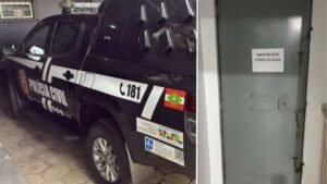 crimes sexuais contra crianças em Timbó,crimes sexuais em Timbó,homem preso em Timbó,prisão em Timbó,Polícia Civil de Timbó,investigação policial em Timbó,crianças abordadas em Timbó,adolescentes abordados em Timbó,crimes contra crianças,crimes contra adolescentes,investigação sobre crimes sexuais,prisão preventiva em Timbó,suspeito de crimes sexuais,abordagem de estudantes,estudantes abordados em Timbó,Polícia Civil Santa Catarina,segurança pública em Timbó,investigação criminal em Timbó,mandado de busca e apreensão,prisão por suspeita de crimes sexuais,crianças de 11 e 12 anos,adolescente de 15 anos,Delegacia de Polícia Civil de Timbó