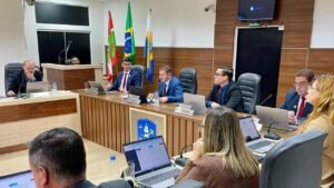 Câmara de Vereadores de Navegantes,40ª Sessão Ordinária Navegantes,sessão da Câmara de Navegantes,ginásio de esportes Navegantes,uso gratuito do ginásio,Ginásio Domingos Angelino Régis,política municipal para bicicletas,prevenção ao furto de bicicletas,recuperação de bicicletas roubadas,Selo Bicicletário Seguro,aquisição de imóvel da Celesc,Celesc Navegantes,imóvel da Celesc em Navegantes,compra de imóvel pelo Município,projetos de lei Navegantes,segurança para ciclistas,Hospital Nossa Senhora dos Navegantes,Apostolado da Oração Navegantes,Projeto Social Pedreiras FC,Santa Catarina