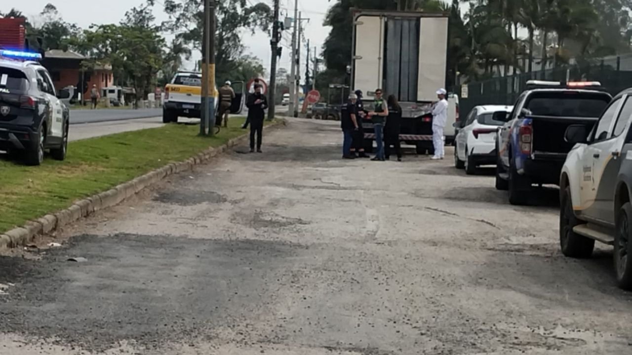 operação de fiscalização em Itajaí,fiscalização rodoviária em Itajaí,Rodovia Jorge Lacerda,cargas perigosas,autos de infração em Itajaí