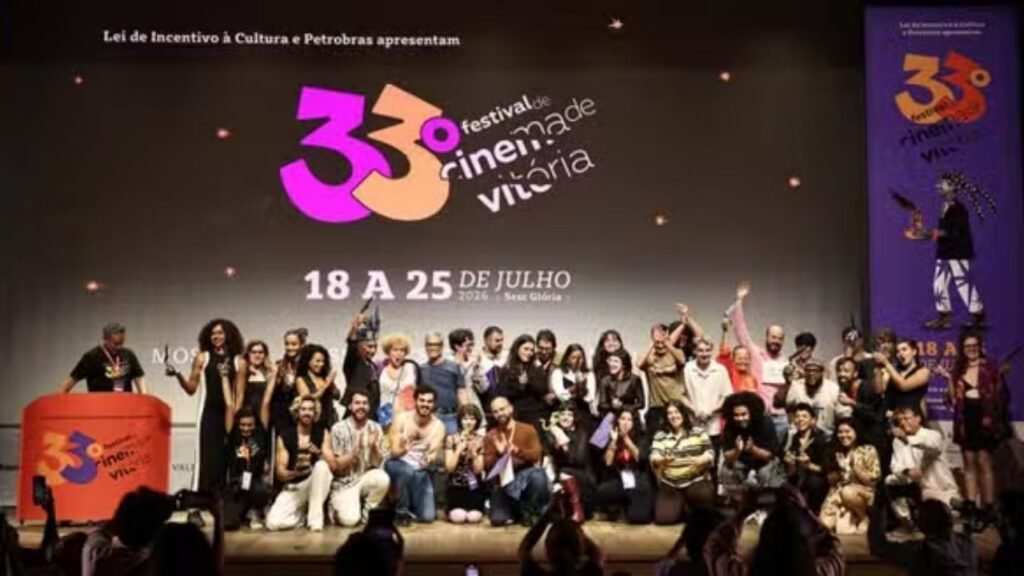 TV Câmara premiada festival de cinema,documentário Cerâmica Ancestral do Vale do Jequitinhonha,Festival Internacional Cine en las Montañas,Guilherme Bacalhao diretor documentário,TV Câmara Sebrae parceria documentários,série documental empreendedorismo Brasil,economia criativa regiões do Brasil,documentário Ilha do Ferro premiado,festivais de cinema na Índia,festivais internacionais de documentários,documentário capim dourado Jalapão,documentário rendeiras de bilro Recôncavo Baiano,produções audiovisuais Câmara dos Deputados,cultura popular brasileira documentário,sustentabilidade e economia criativa,YouTube documentários TV Câmara,EcoCorto Festival Cine en las Montañas,cinema brasileiro reconhecimento internacional,TV Câmara como sintonizar,documentários sobre artesanato brasileiro