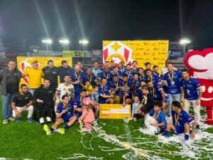 Mecânica do Japa campeã,Campeonato Municipal de Futebol Amador Brusque,Taça Pedidos10,final futebol amador Brusque,Arena Simon Brusque,União Ideal Parabrisas,título inédito futebol amador,artilheiro campeonato Brusque,Perreche artilheiro,José Venâncio Francisco craque do campeonato,futebol amador Santa Catarina,resultado final Mecânica do Japa,Carlinho Rech capitão,esporte amador Brusque,campeonato municipal 2026