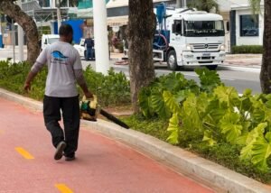 Esforço Concentrado Balneário Camboriú,BC Bem Cuidada,limpeza Praia Central,manutenção orla Balneário Camboriú,Avenida Atlântica limpeza,calçadão Balneário Camboriú,Secretaria de Obras Balneário Camboriú,bocas de lobo Balneário Camboriú,operação tapa-buraco BC,faixa de areia Praia Central,zeladoria urbana Balneário Camboriú,Barra Sul serviços públicos,Rua 2600 obras,Pontal Norte Balneário Camboriú,infraestrutura urbana Santa Catarina,manutenção urbana litoral catarinense,sinalização viária Balneário Camboriú,terceira fase Esforço Concentrado