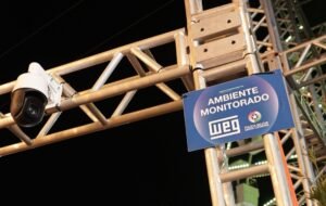 Fenachopp tem inédito sistema de monitoramento por câmeras com IA e reconhecimento facial integradas à Polícia Militar