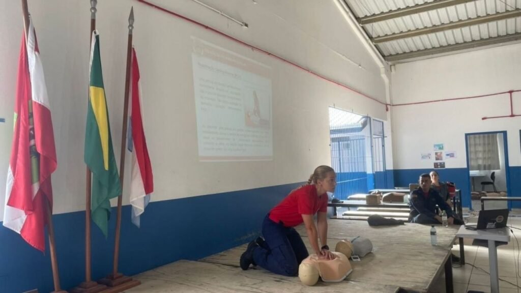 treinamento gratuito em Penha,segurança para profissionais do turismo,Turismo Seguro O Abraço que Salva,Corpo de Bombeiros Penha,CBMSC Penha,capacitação para profissionais do turismo,curso gratuito de segurança,primeiros socorros Penha,combate a incêndio,desobstrução de vias aéreas,treinamento para hotéis,treinamento para pousadas,segurança no turismo,profissionais do turismo em Penha,turismo em Penha,Santa Catarina,capacitação gratuita em Penha,treinamento de primeiros socorros