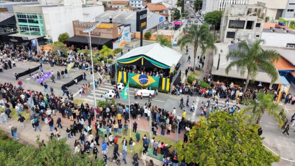 desfile de 7 de Setembro em Itajaí,desfile 7 de Setembro Itajaí 2026,desfile cívico Itajaí,7 de Setembro em Itajaí,Dia da Independência em Itajaí,desfile na Beira Rio,Beira Rio Itajaí,22 mil pessoas Itajaí,desfile da Independência do Brasil,Independência do Brasil em Itajaí,5 mil participantes desfile Itajaí,grupos no desfile de Itajaí,escolas no desfile de 7 de Setembro,bandas e fanfarras Itajaí,forças de segurança Itajaí,evento cívico Itajaí,programação 7 de Setembro Itajaí,desfile em Santa Catarina,eventos em Itajaí,celebração da Independência do Brasil